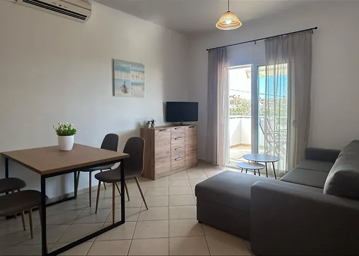 Artemis House 2 Bedrooms 6 Guests *
