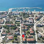 Artemis House 2 Bedrooms 6 Guests *