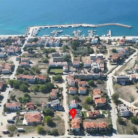 Artemis House 2 Bedrooms 6 Guests *